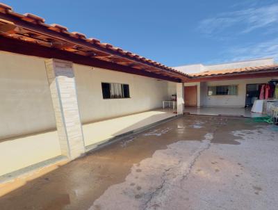 Casa Usada para Venda, em Tr�s Lagoas, bairro Carand�, 2 dormit�rios, 2 banheiros, 2 vagas